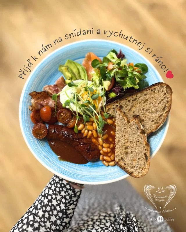 NAŠE FAVOUR COFFEE SNÍDANĚ🥙

Co obsahuje dobrého?
- avokádo 🥑
- uzený losos🐟
- fazolky🫘
- pečená slanina🥓
- sázené vejce🥚
- grilované cherry rajčátka🍅
- klobáska z @dvur_seletice 🍖
- kváskový chléb🍞

Přijď k nám na snídani a vychutnej si ráno!❣️Najdete nás na TGM 840 v Mladé Boleslavi. 

Těšíme se na vás!

#sladke #dobroty #domacidorty #dorty #handmade #cakes #kavarna #kavarnazazitku #kavarnamladaboleslav #ladivinitacoffee #coffee #coffeelover #kvetiny #flowers #kvetinarstvi #kavaakvetiny #flowersandcoffee #domacivajecnak #domaciprodukty #obchudek #velikonoce #objednavky #mazanec #jidlo #snidane